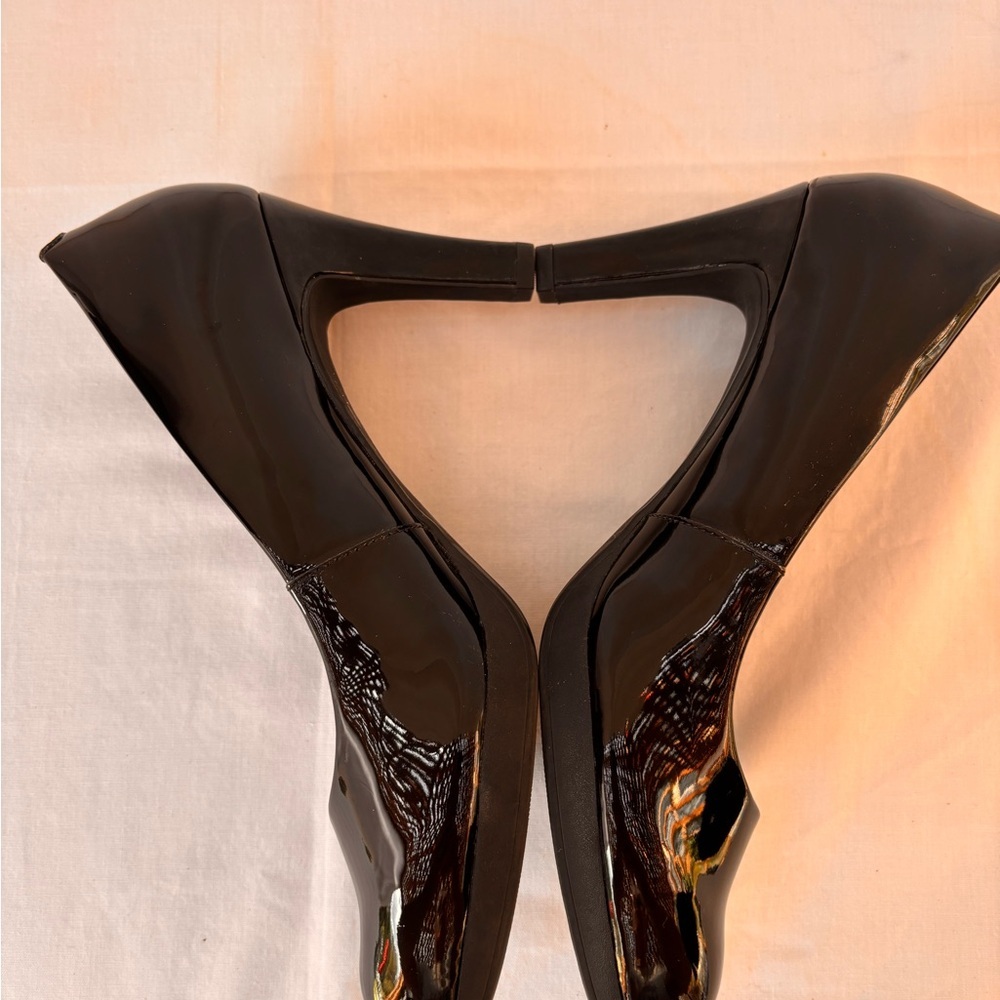 Clarks Classic Black Leather Pumps Comfort Heels - Picture 11 of 15